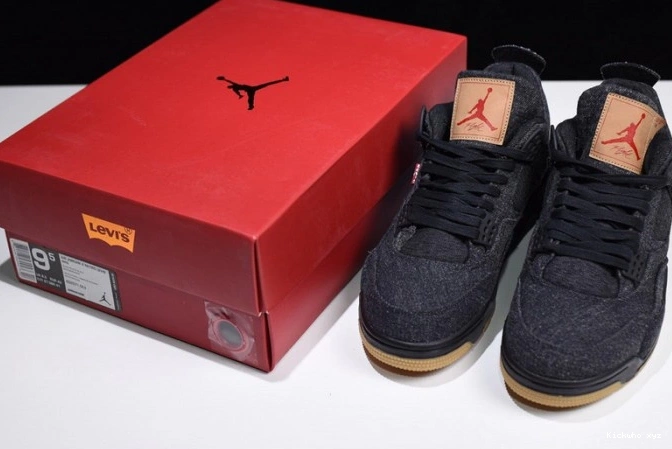 4 'black' Jordan x Air Levi's AO2571-001 0802
